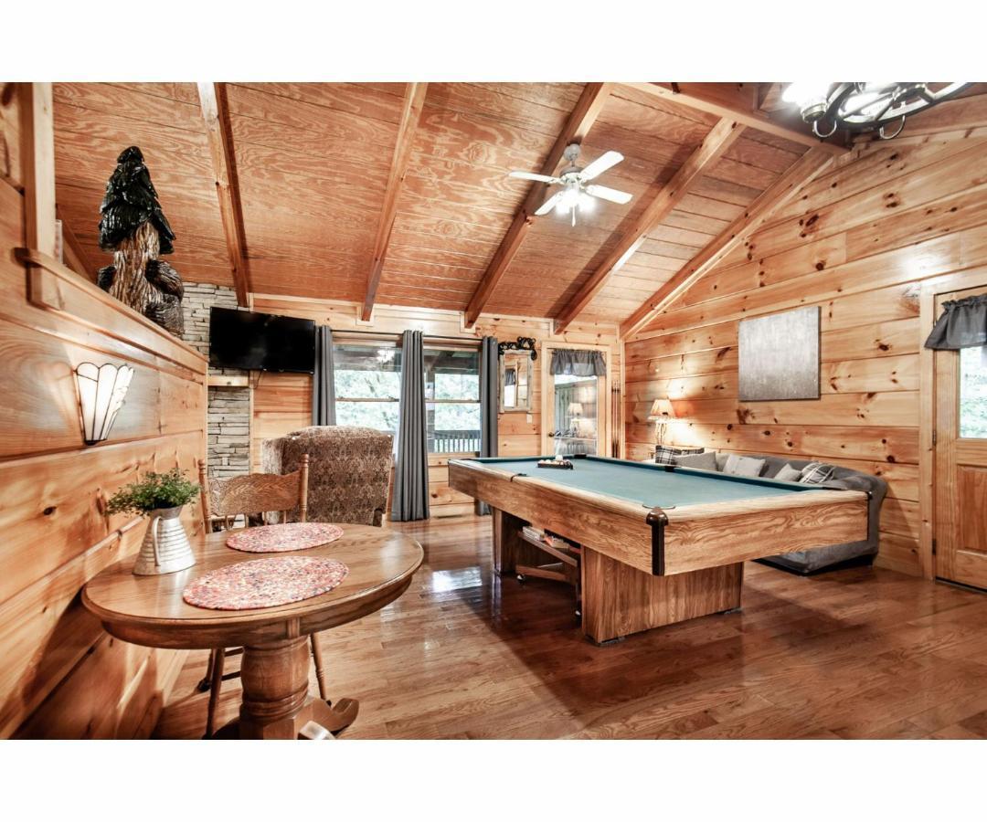 Peekaboo With Hot Tub, Pool Table, And Jacuzzi Villa Pigeon Forge Eksteriør bilde