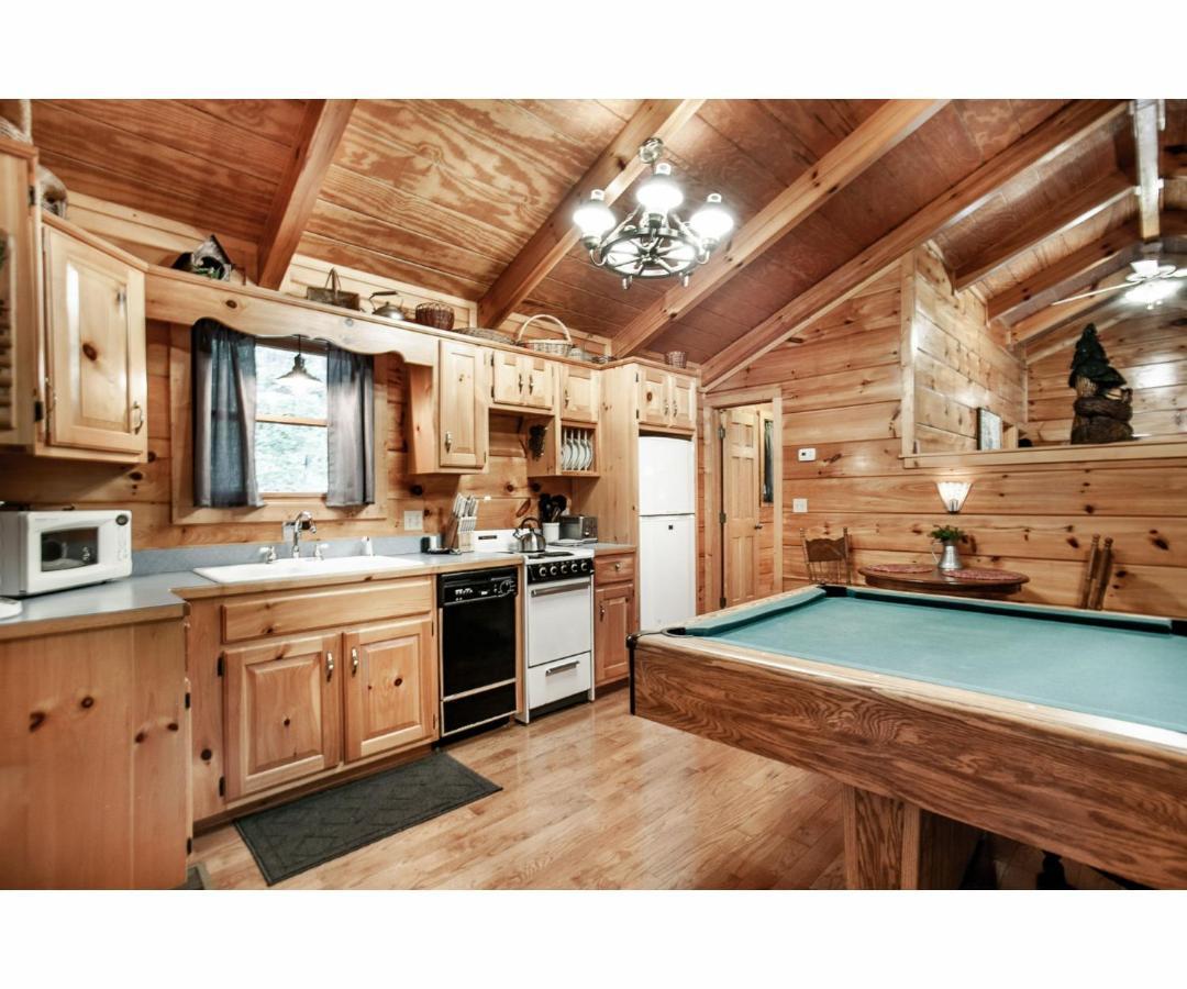 Peekaboo With Hot Tub, Pool Table, And Jacuzzi Villa Pigeon Forge Eksteriør bilde