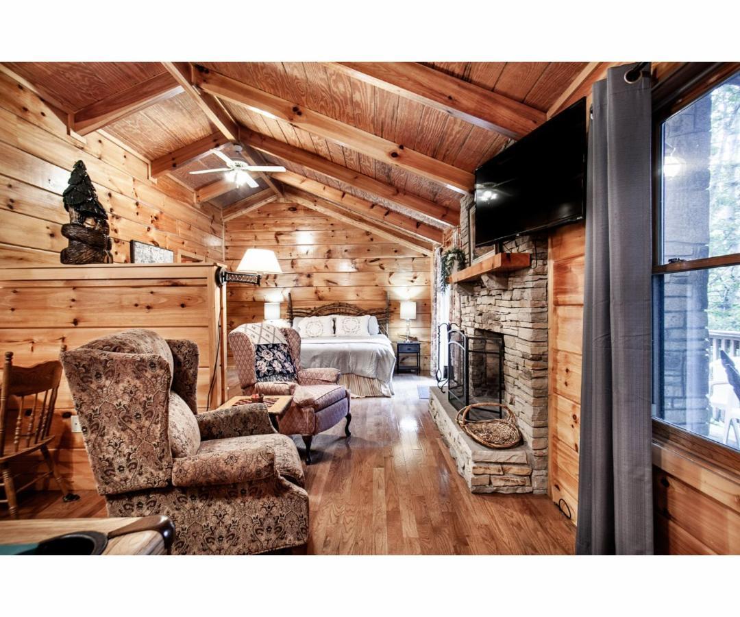 Peekaboo With Hot Tub, Pool Table, And Jacuzzi Villa Pigeon Forge Eksteriør bilde