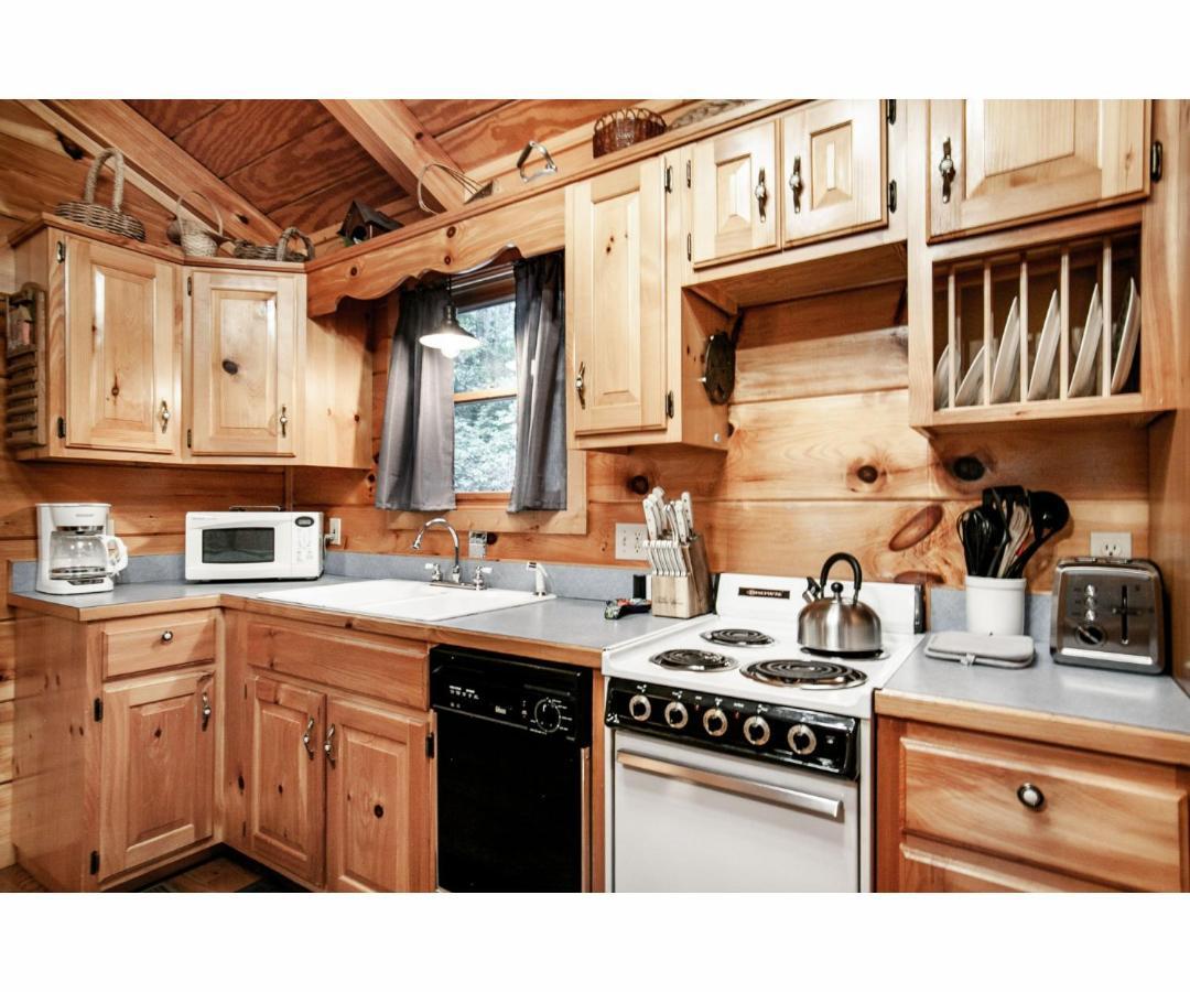 Peekaboo With Hot Tub, Pool Table, And Jacuzzi Villa Pigeon Forge Eksteriør bilde