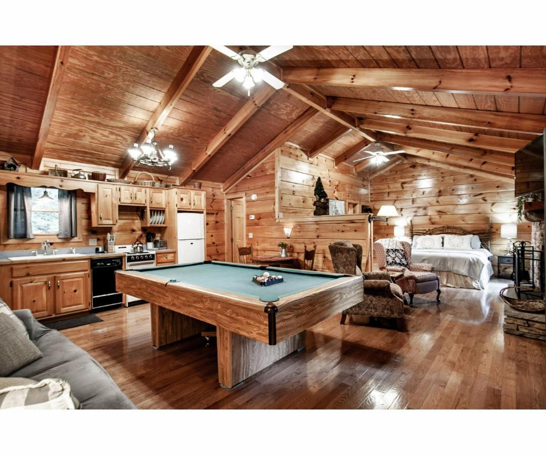 Peekaboo With Hot Tub, Pool Table, And Jacuzzi Villa Pigeon Forge Eksteriør bilde