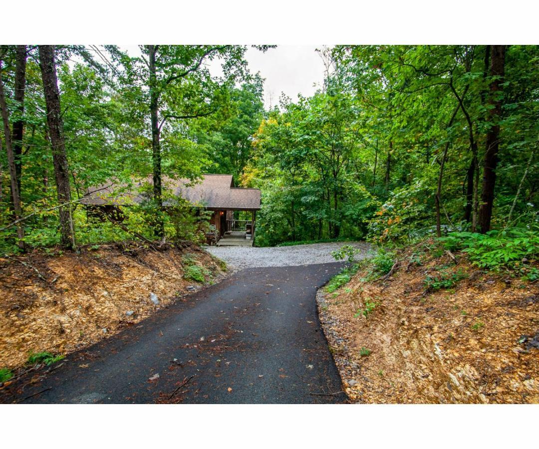 Peekaboo With Hot Tub, Pool Table, And Jacuzzi Villa Pigeon Forge Eksteriør bilde