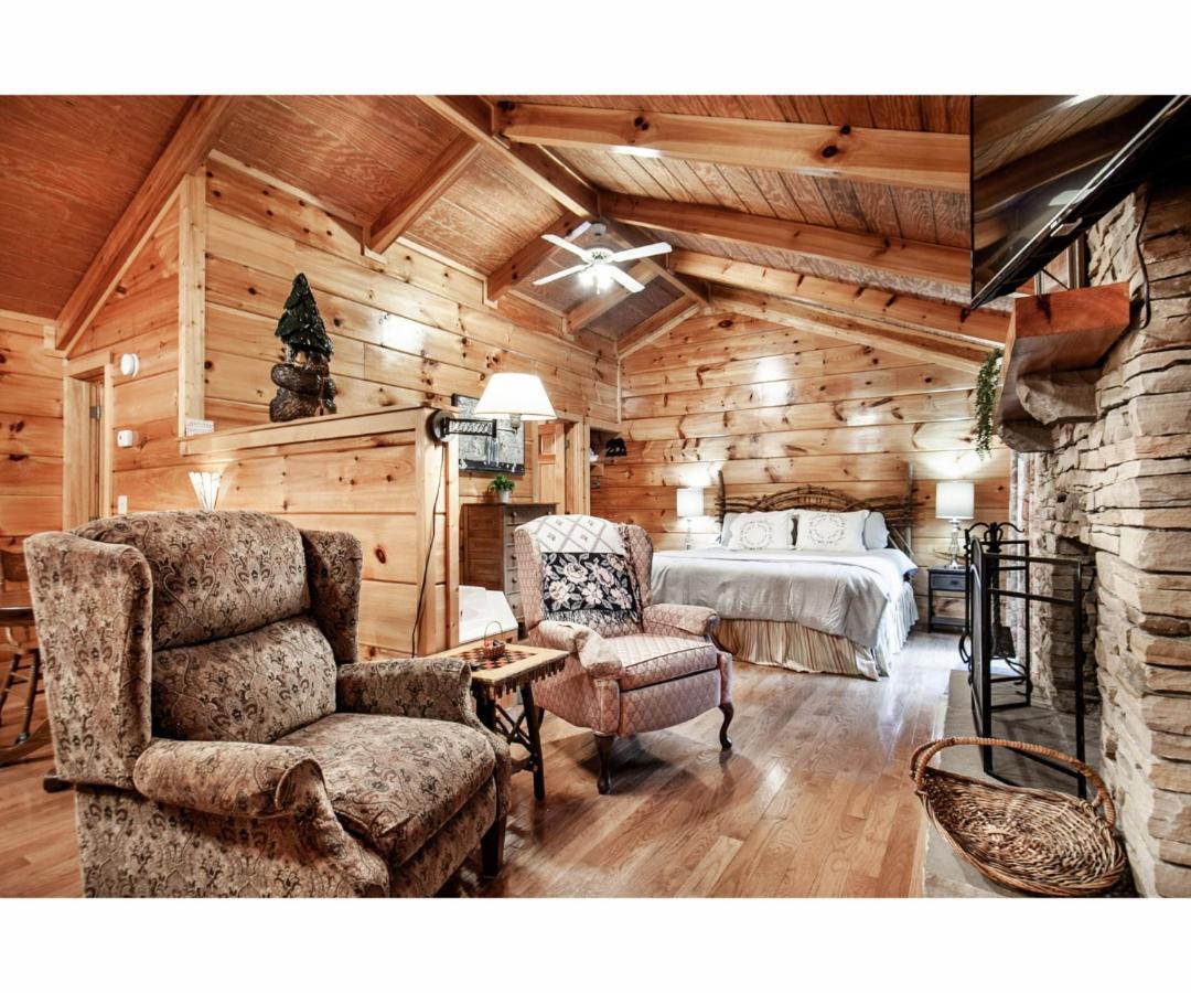 Peekaboo With Hot Tub, Pool Table, And Jacuzzi Villa Pigeon Forge Eksteriør bilde